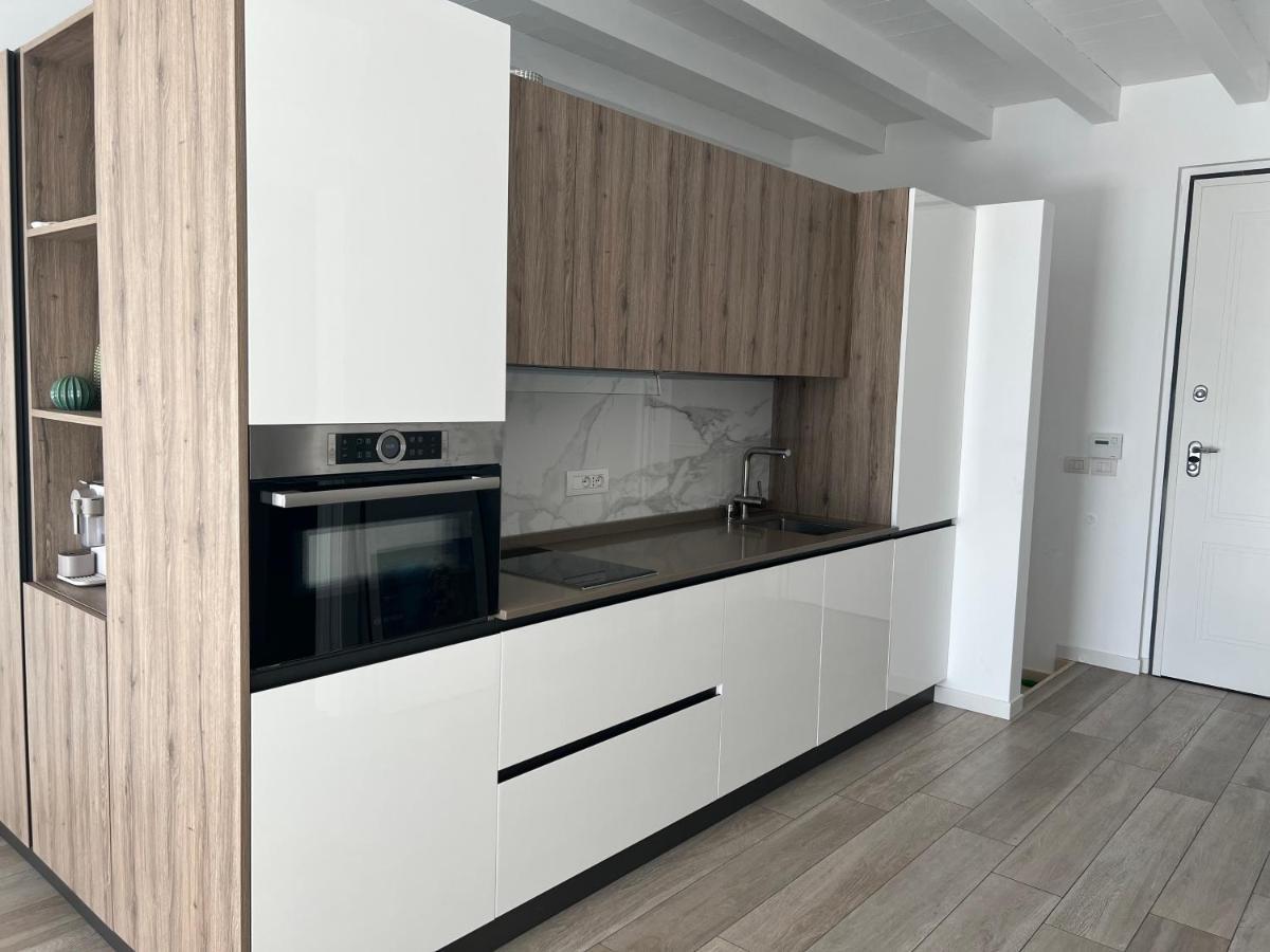 Paganini Suites And Apartments سيرمِيوني المظهر الخارجي الصورة