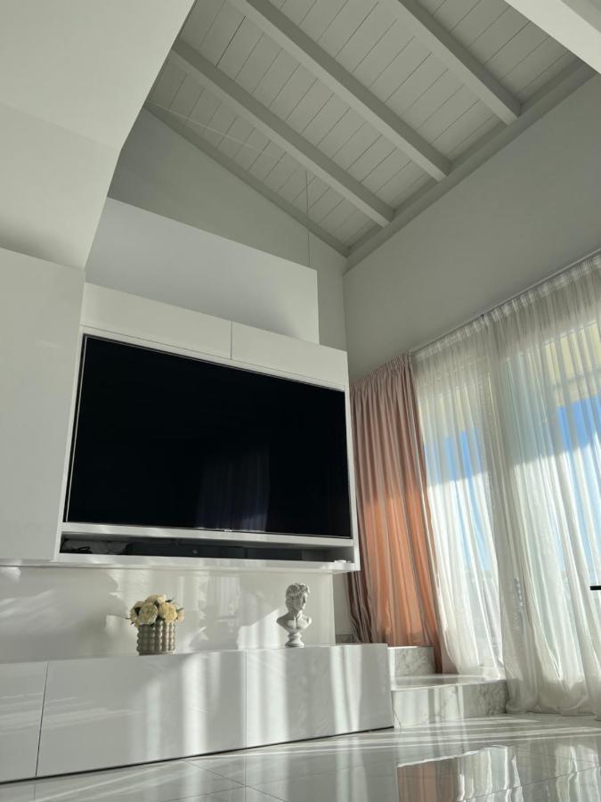 Paganini Suites And Apartments سيرمِيوني المظهر الخارجي الصورة