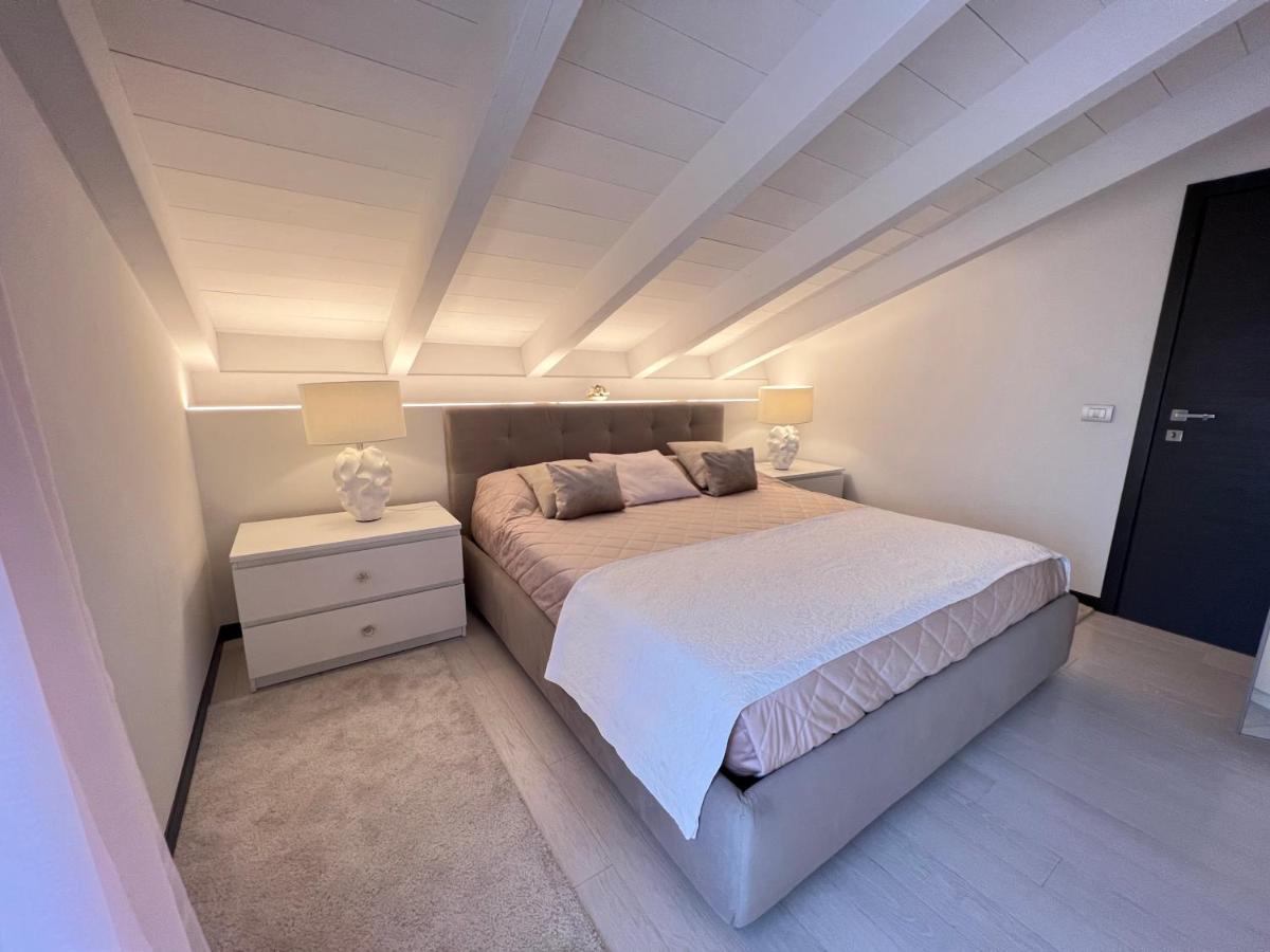Paganini Suites And Apartments سيرمِيوني المظهر الخارجي الصورة