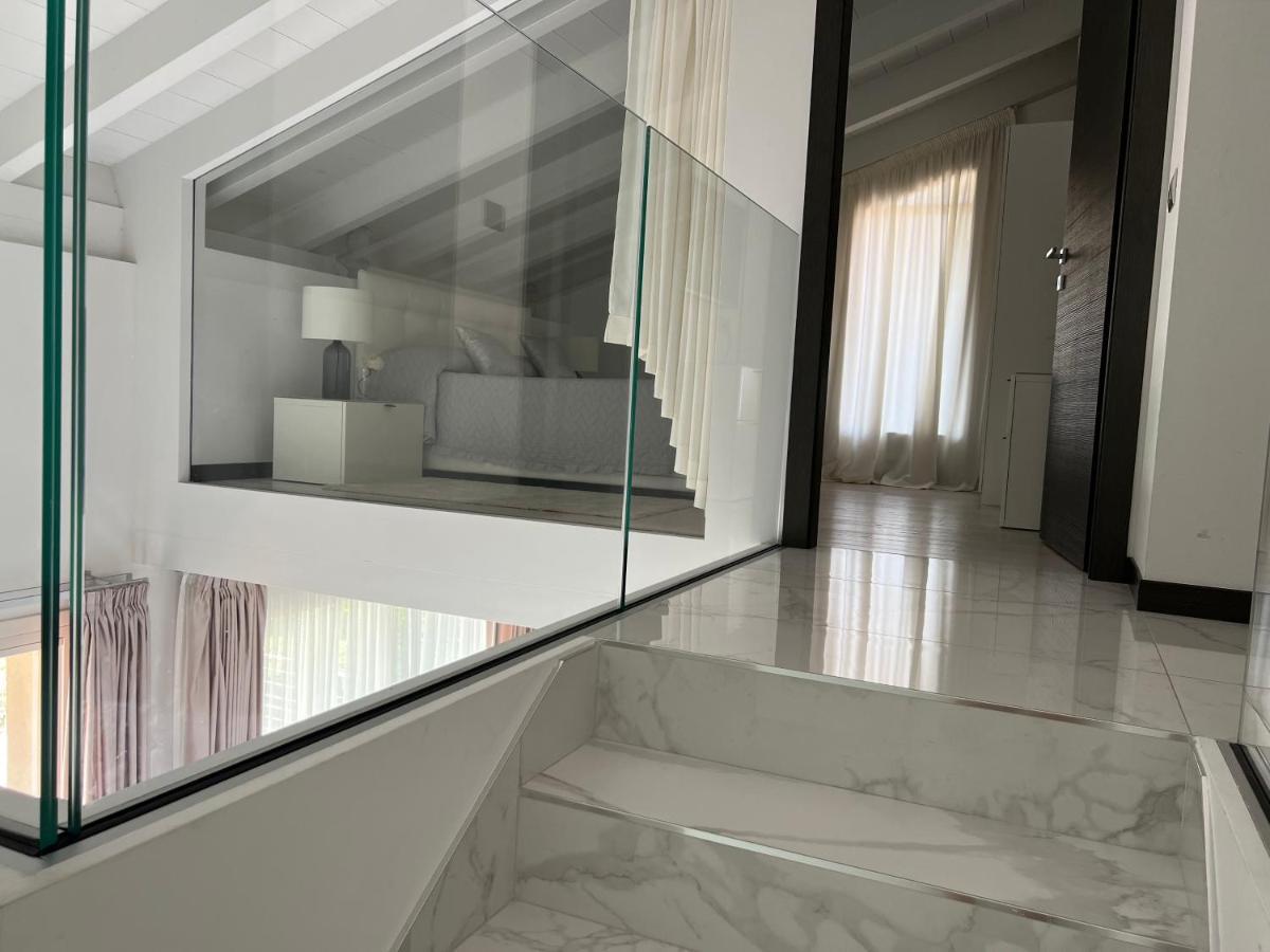 Paganini Suites And Apartments سيرمِيوني المظهر الخارجي الصورة
