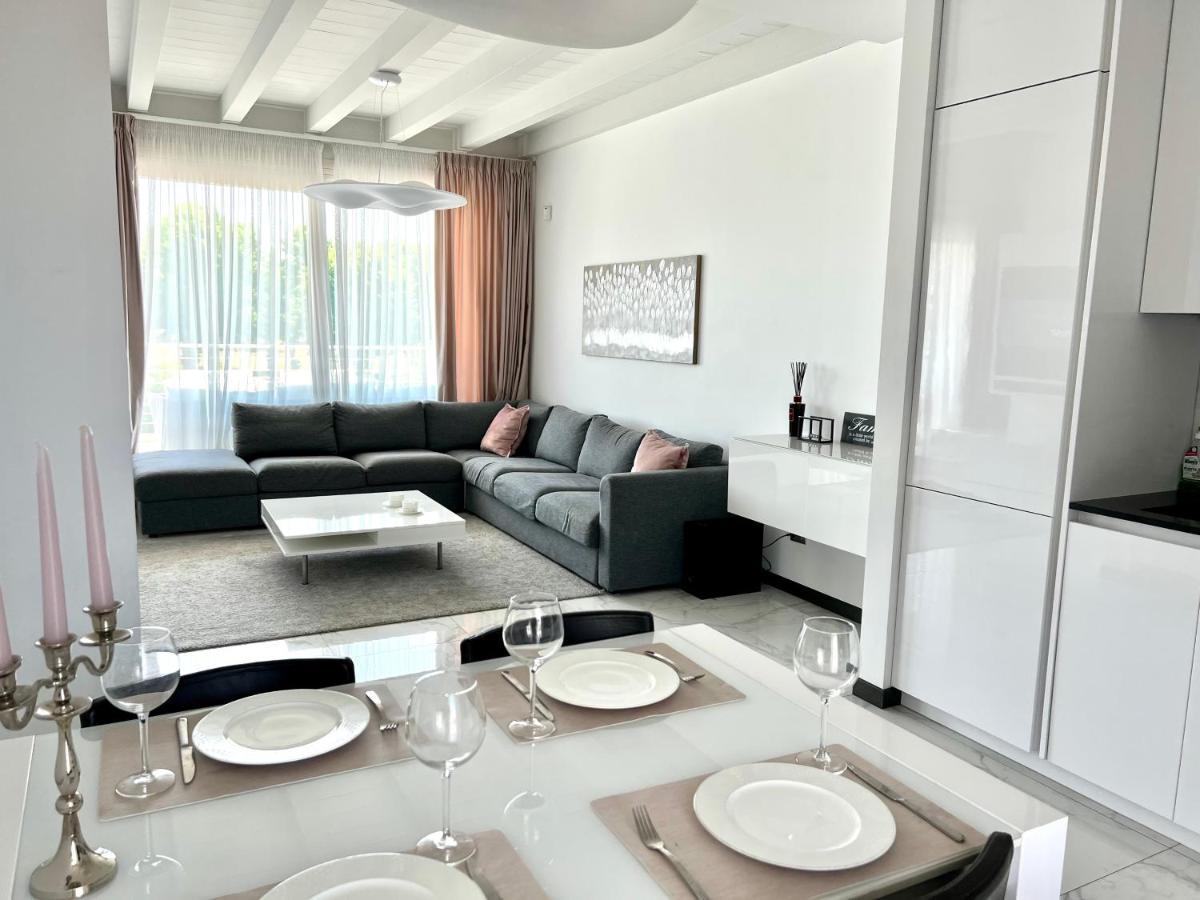 Paganini Suites And Apartments سيرمِيوني المظهر الخارجي الصورة