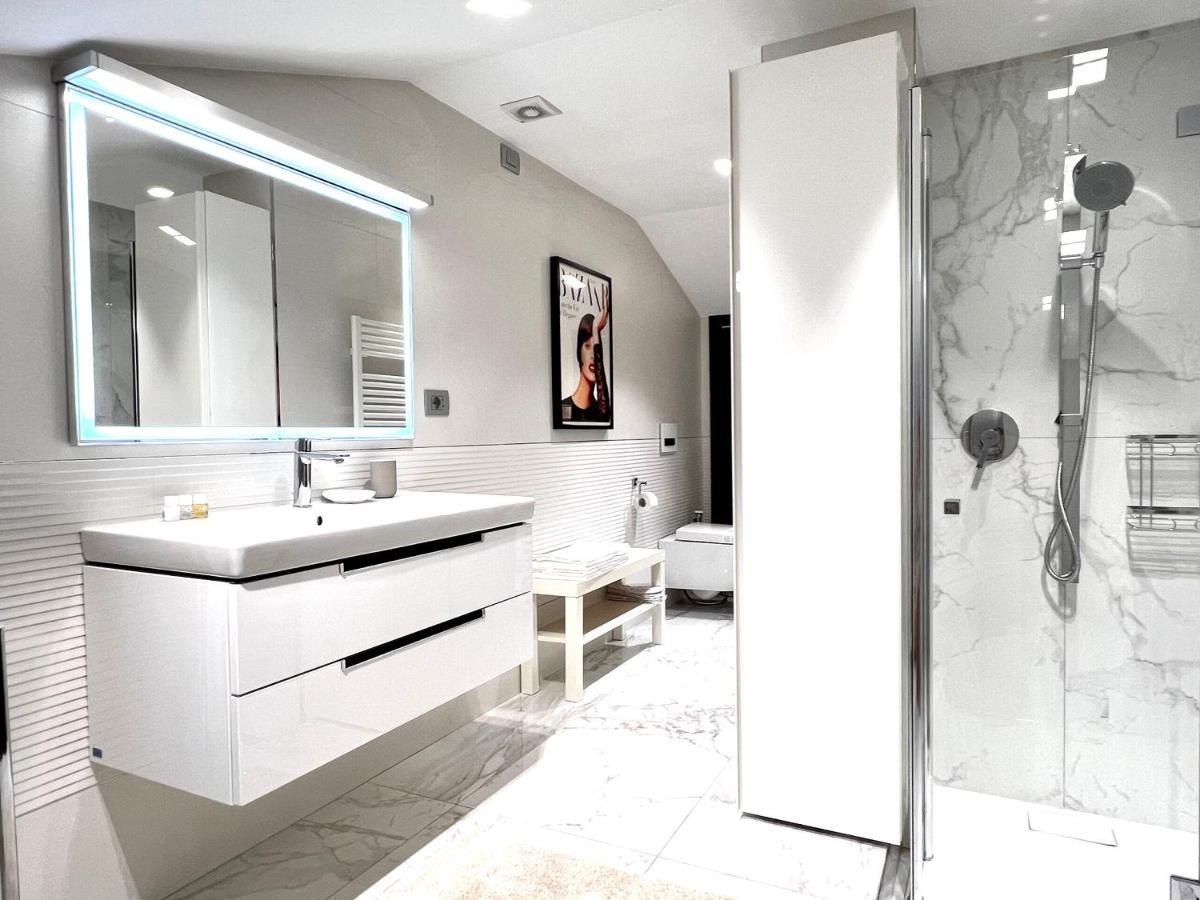 Paganini Suites And Apartments سيرمِيوني المظهر الخارجي الصورة