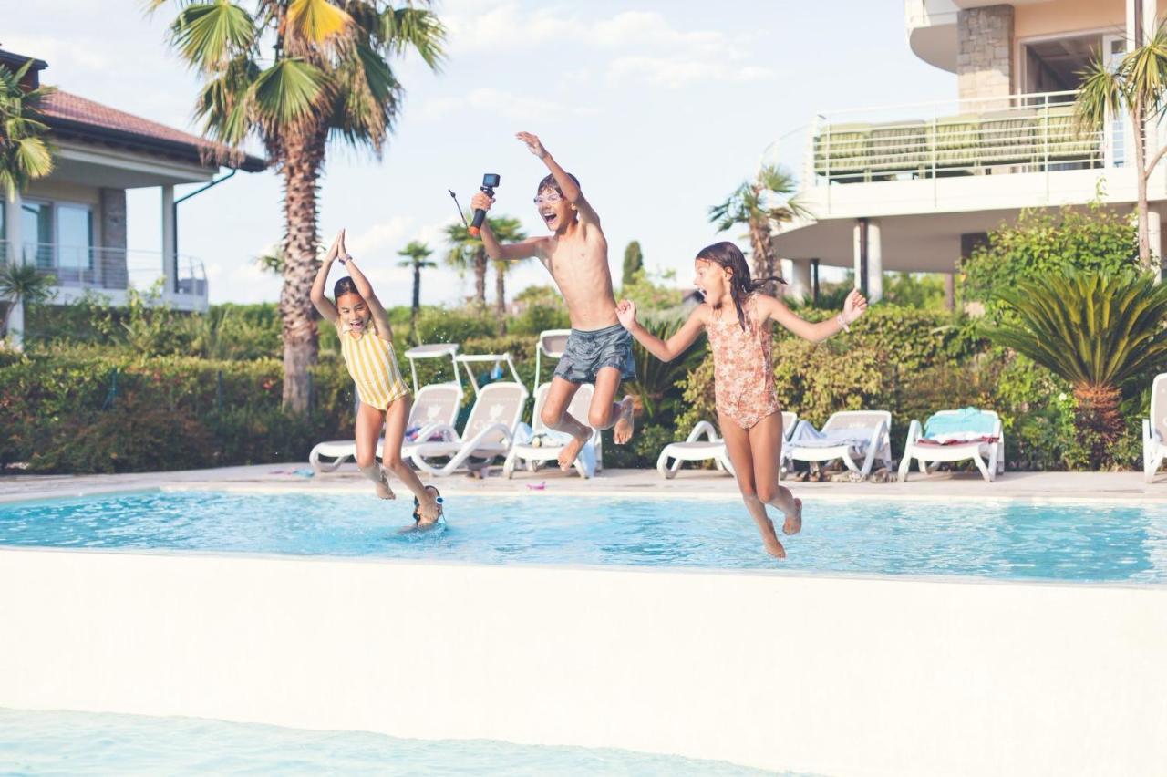 Paganini Suites And Apartments سيرمِيوني المظهر الخارجي الصورة