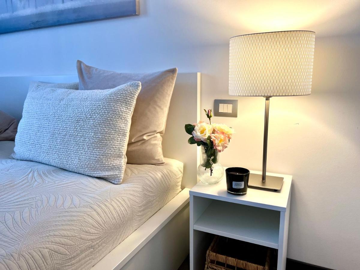 Paganini Suites And Apartments سيرمِيوني المظهر الخارجي الصورة
