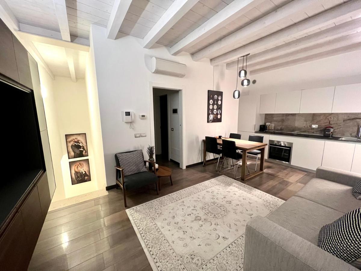 Paganini Suites And Apartments سيرمِيوني المظهر الخارجي الصورة