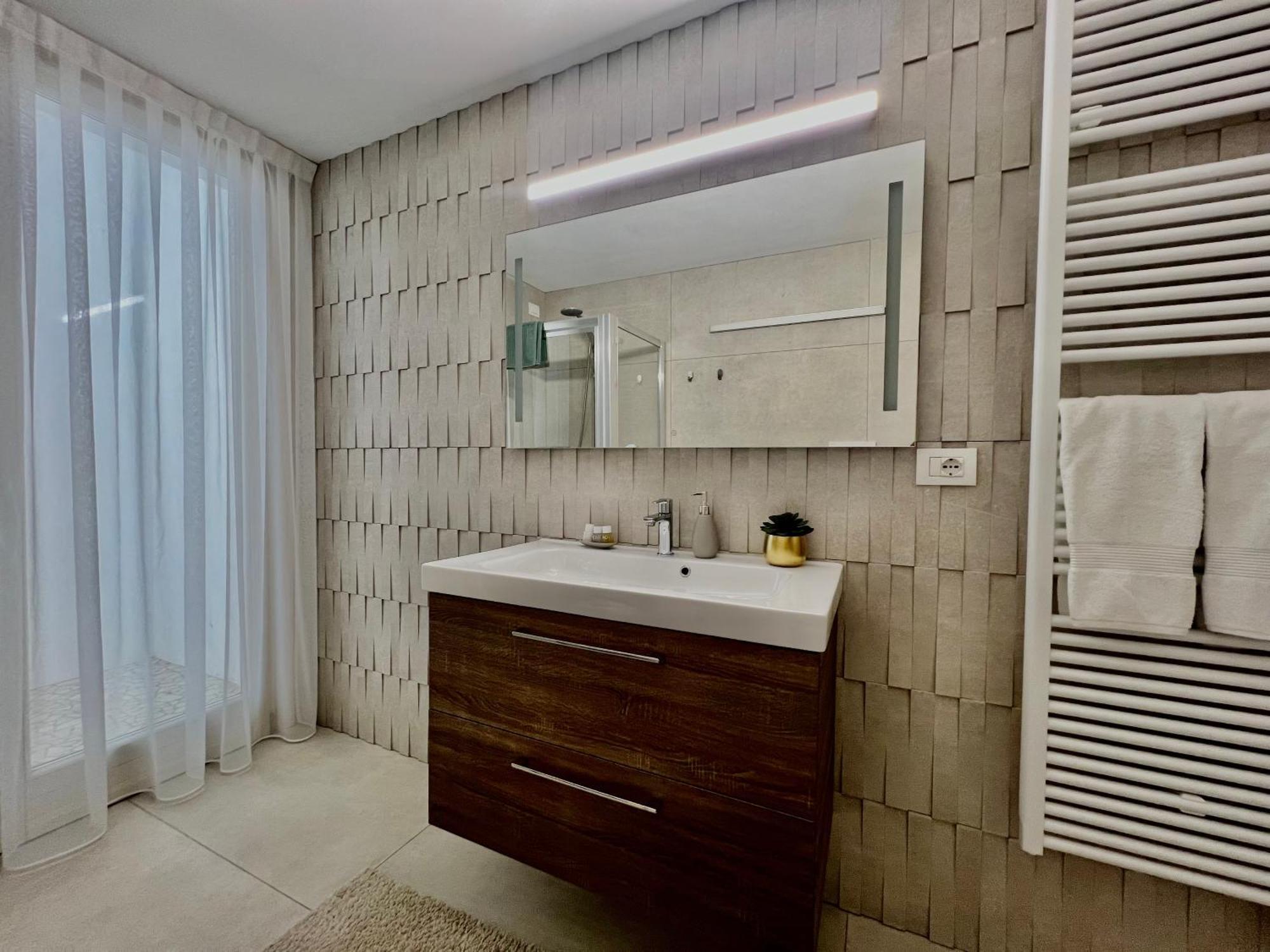 Paganini Suites And Apartments سيرمِيوني المظهر الخارجي الصورة