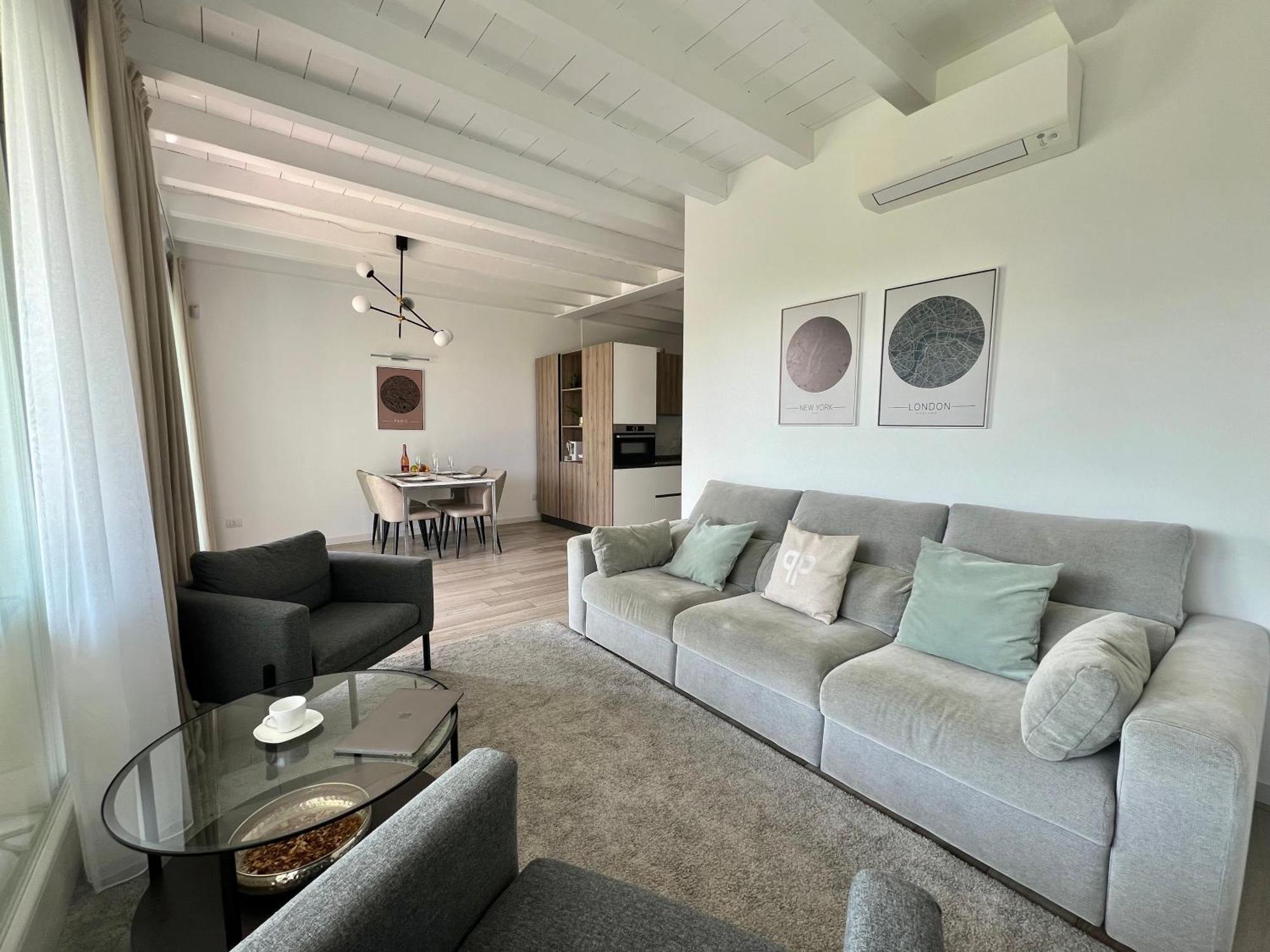 Paganini Suites And Apartments سيرمِيوني المظهر الخارجي الصورة