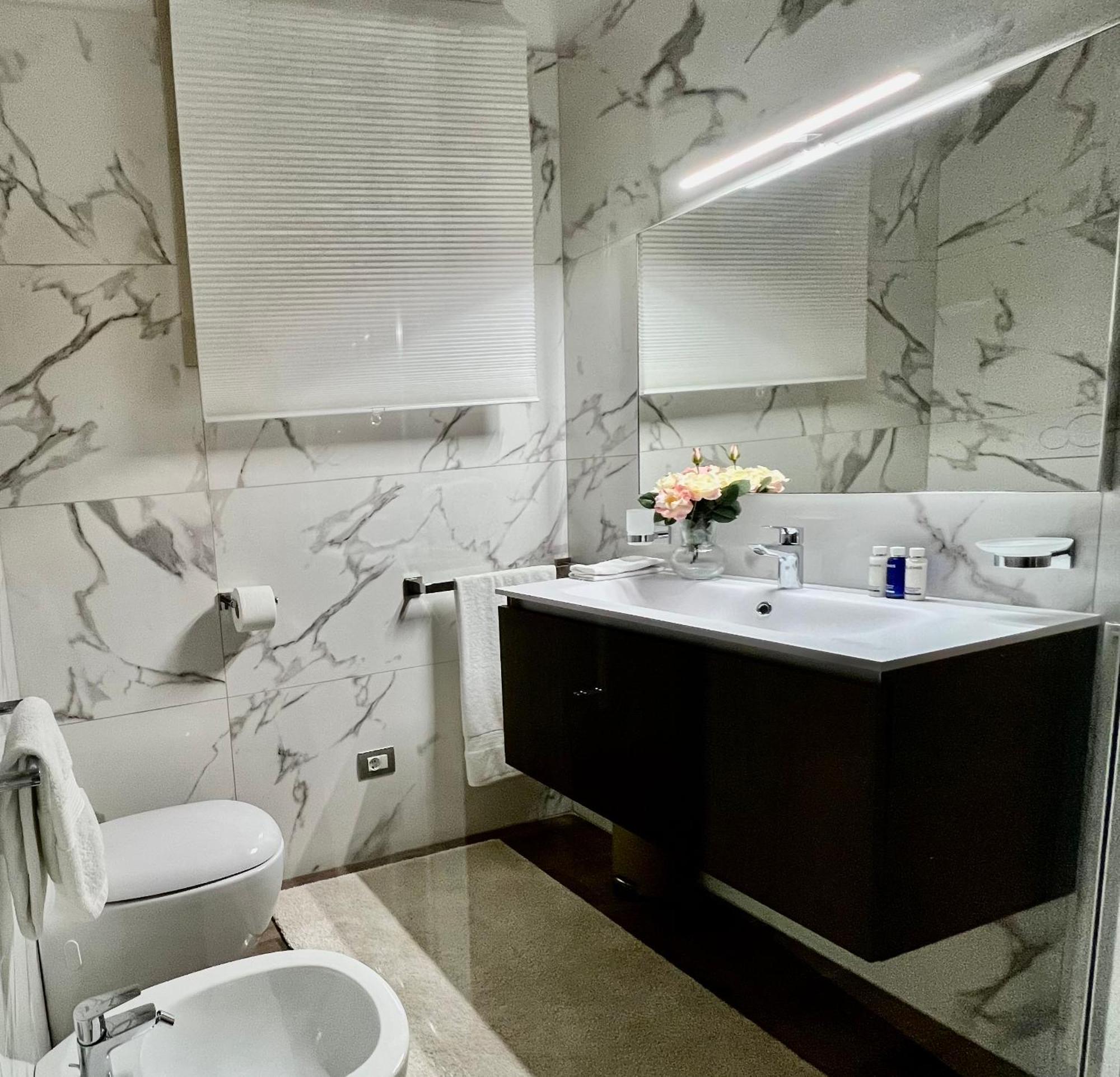 Paganini Suites And Apartments سيرمِيوني الغرفة الصورة